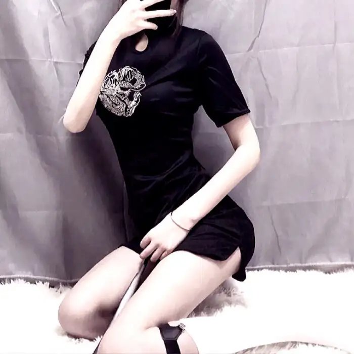 神秘女魔王